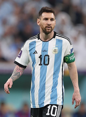 Lionel Messi Argentina 2022 FIFA World Cup cropped 2