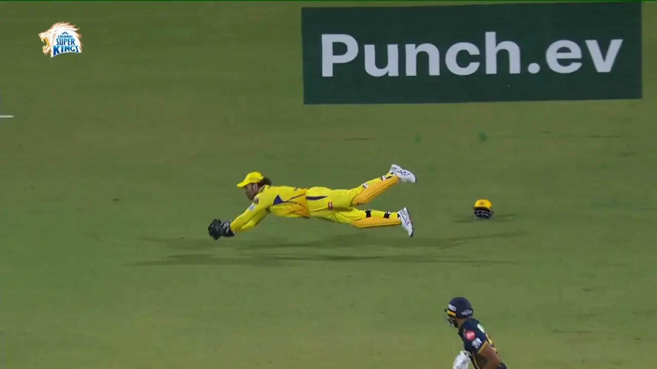 dhoni flying catch